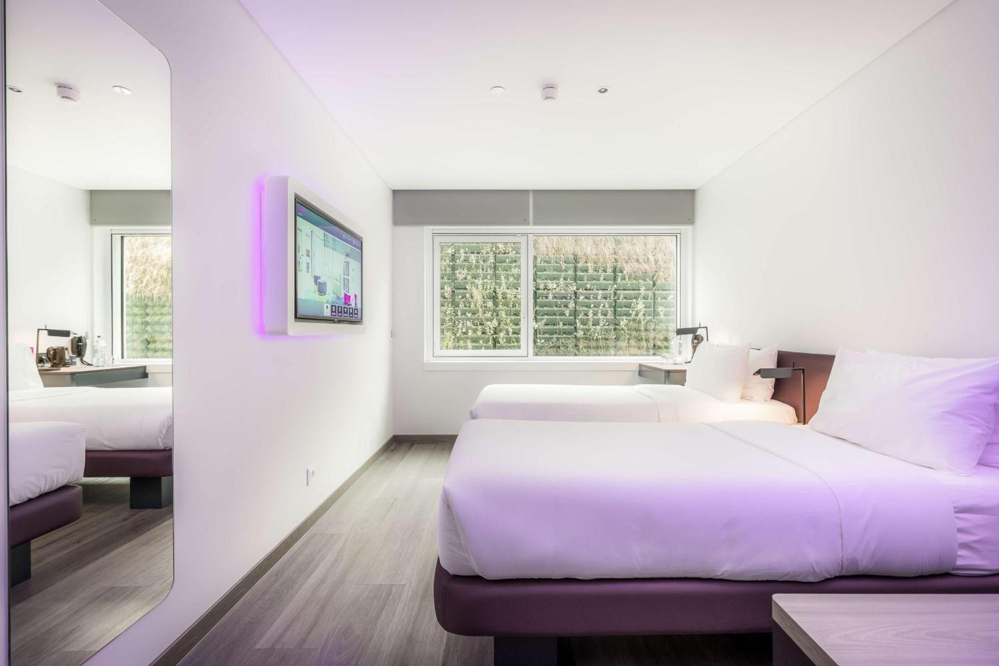 YOTEL Porto Centro Esterno foto